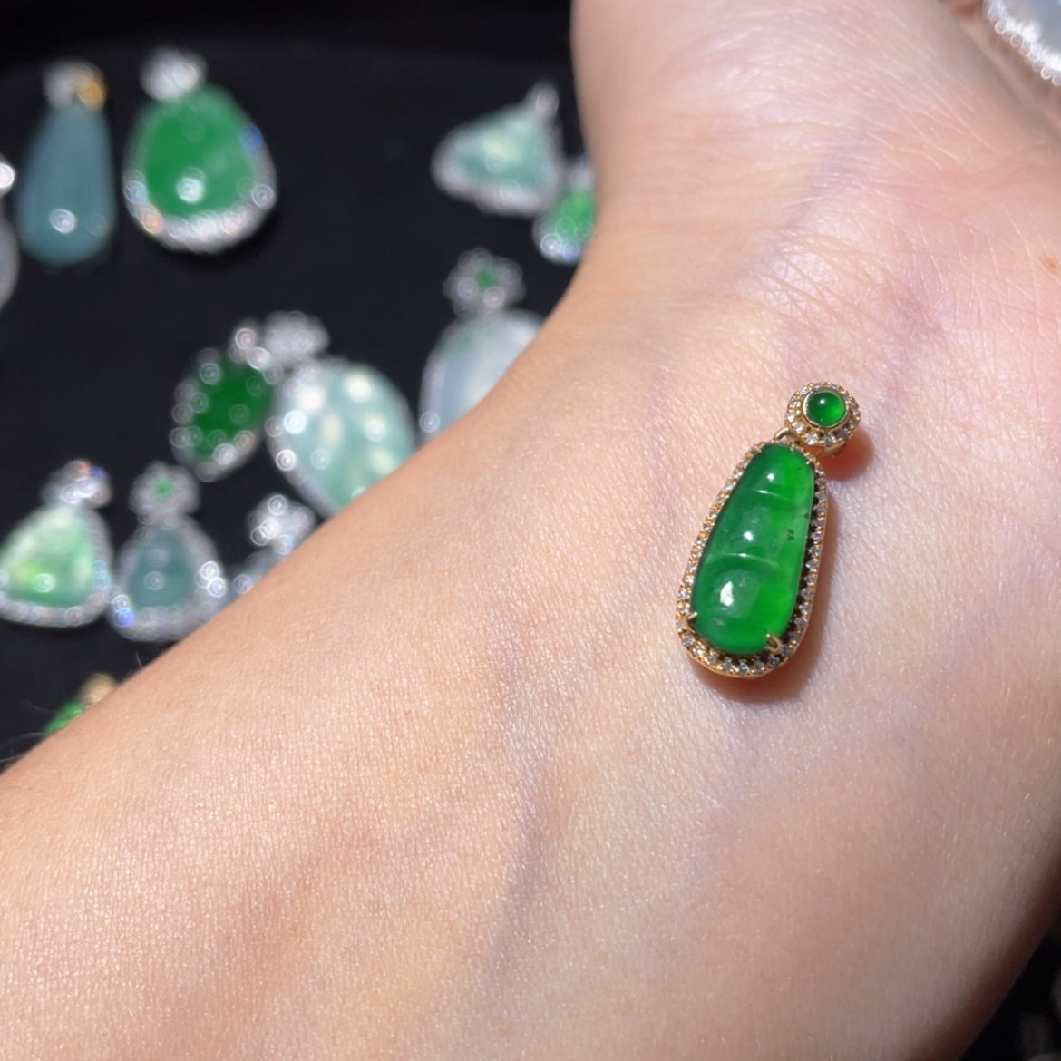 【闪购商品】翡翠颈饰18K金镶嵌