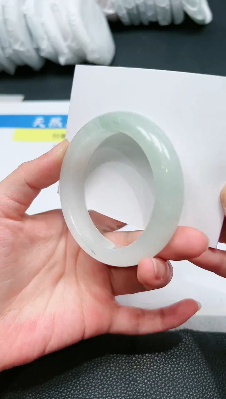 【闪购商品】石英质玉手镯未镶嵌V319