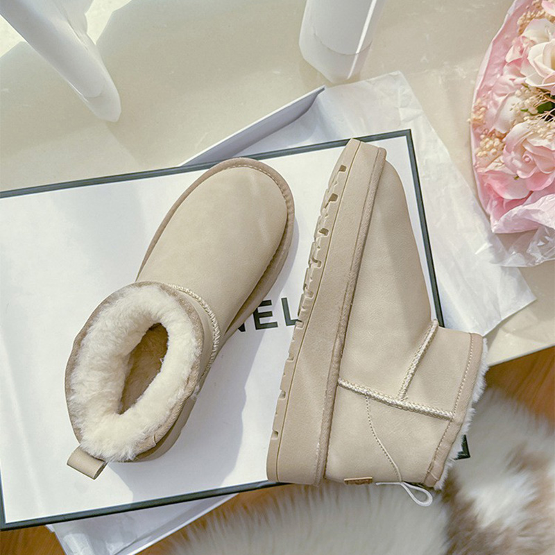 2024新款厚底雪地靴女冬皮毛一体周冬雨同款防水皮面真皮棉靴白色