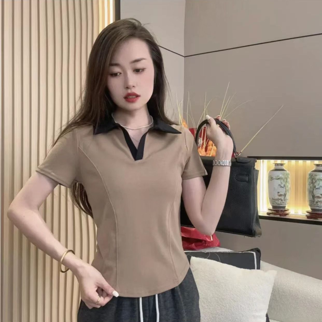 浪莎纯色polo衫短款设计感V领夏季新款翻领上衣修身显瘦T恤女