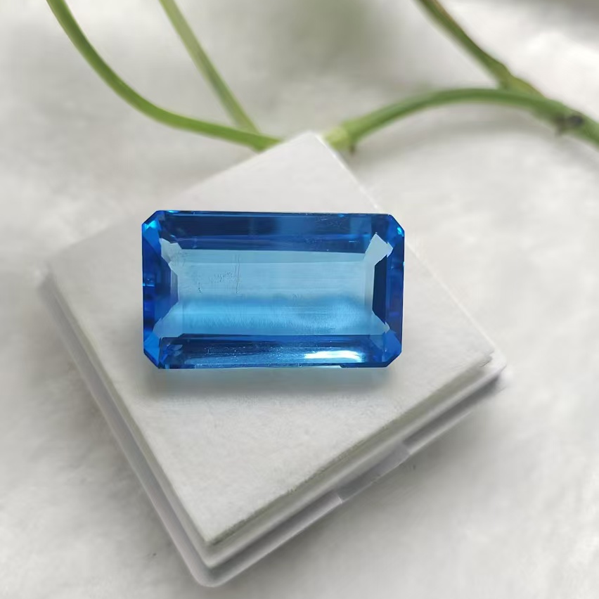 天然瑞士蓝长方形托帕祖母 精切工满火彩裸石15.5*25.5mm
