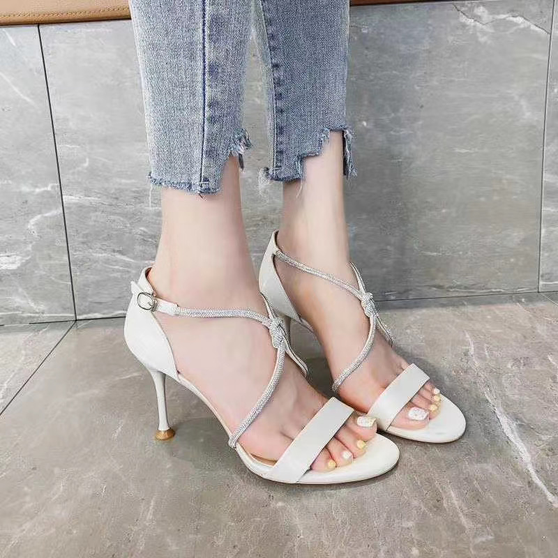 新款 时尚潮流爆款 凉鞋美美哒