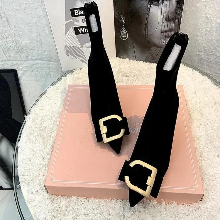 千寻一子2023新款女爆款冬季一脚蹬瘦腿袜靴水钻方扣尖头中跟短靴