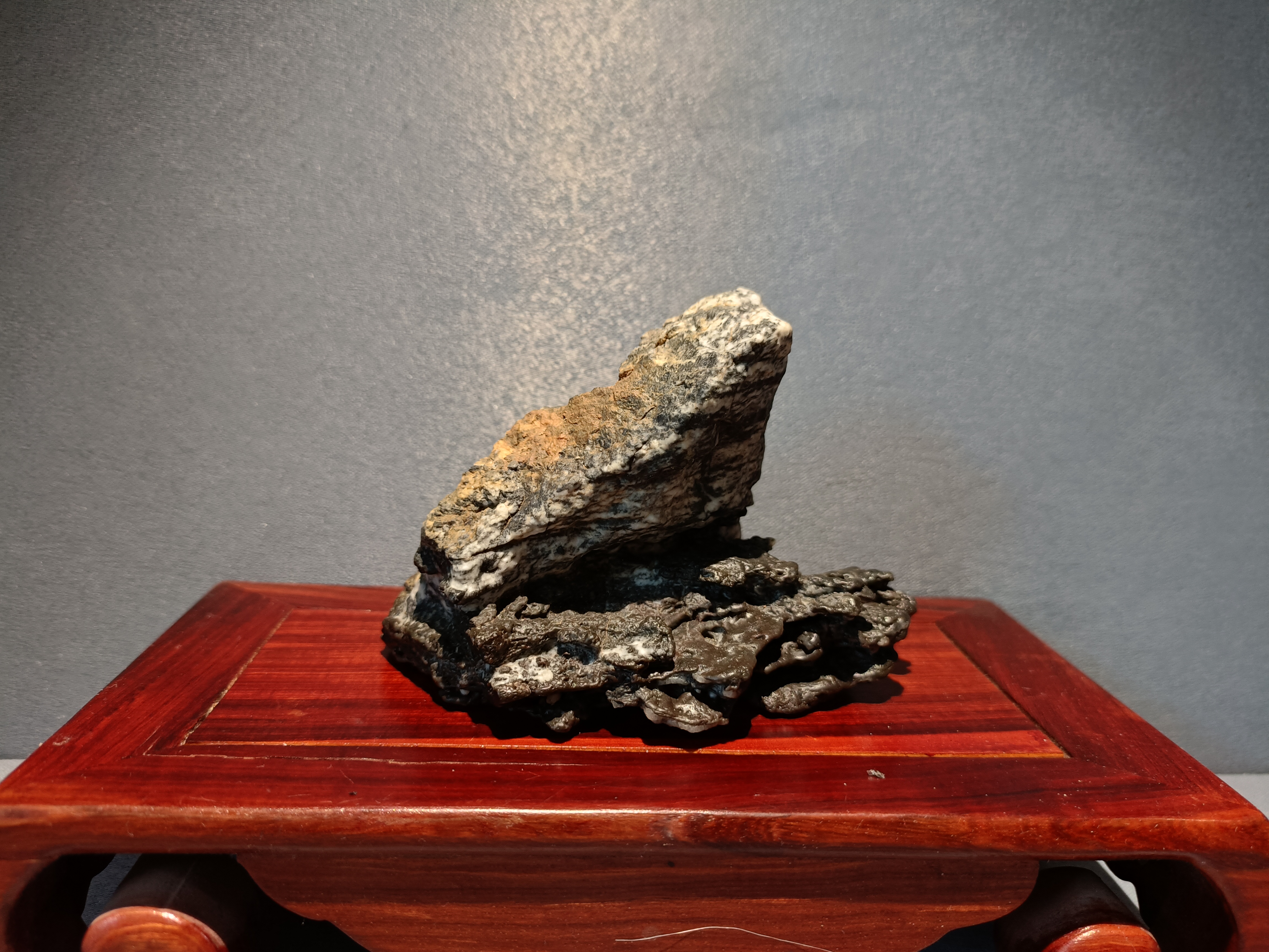 新疆戈壁原石 各类奇石 风凌石 泥石 皱纹泥 彩泥等