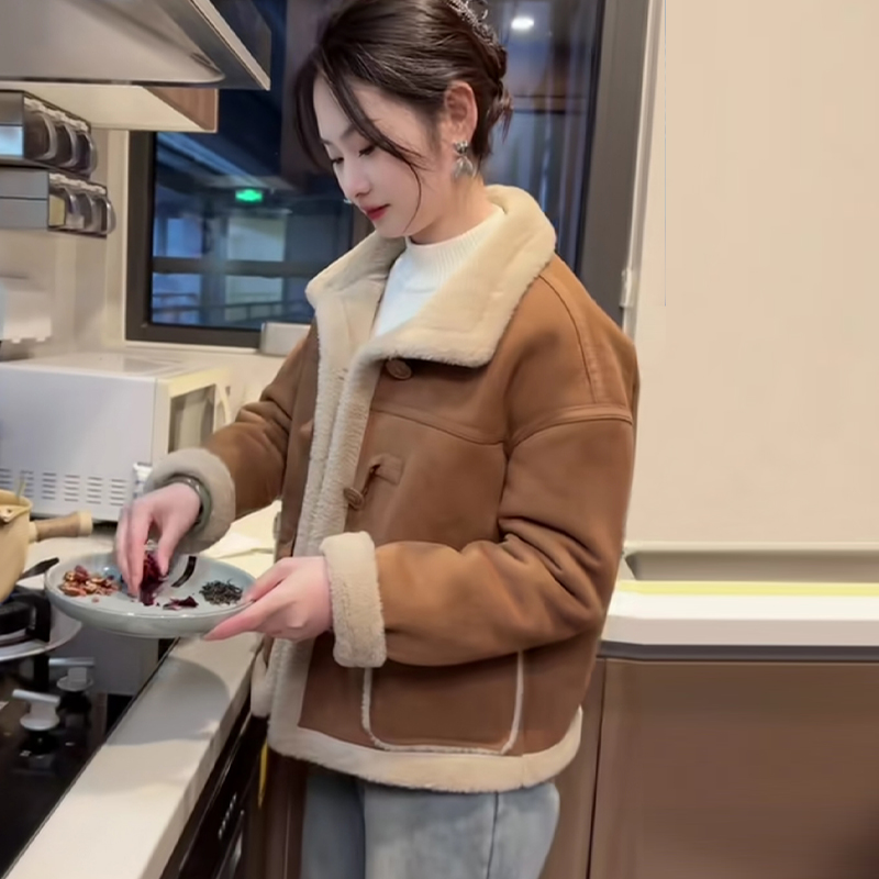 欧货2025秋冬款韩版宽松短款小个子皮毛一体羔毛加厚外套女上衣