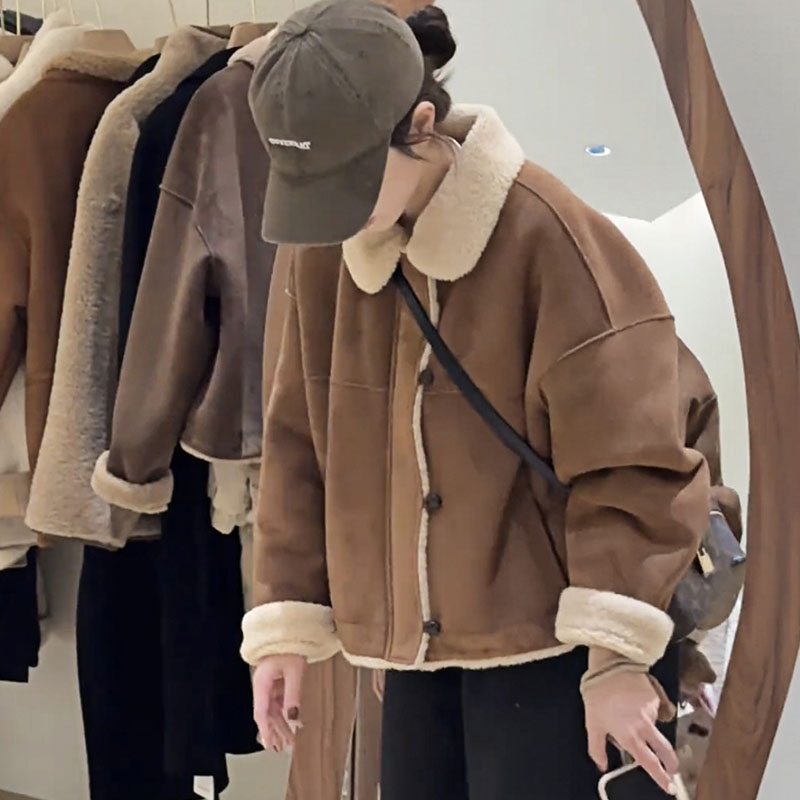 美式洋气加厚保暖毛毛翻领短外套2025秋冬毛毛一体新款百搭上衣女