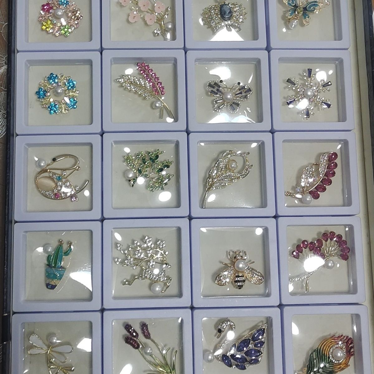 批发简约淡水珍珠胸针胸花礼品送礼手工礼物气质轻奢简约淡水珍珠
