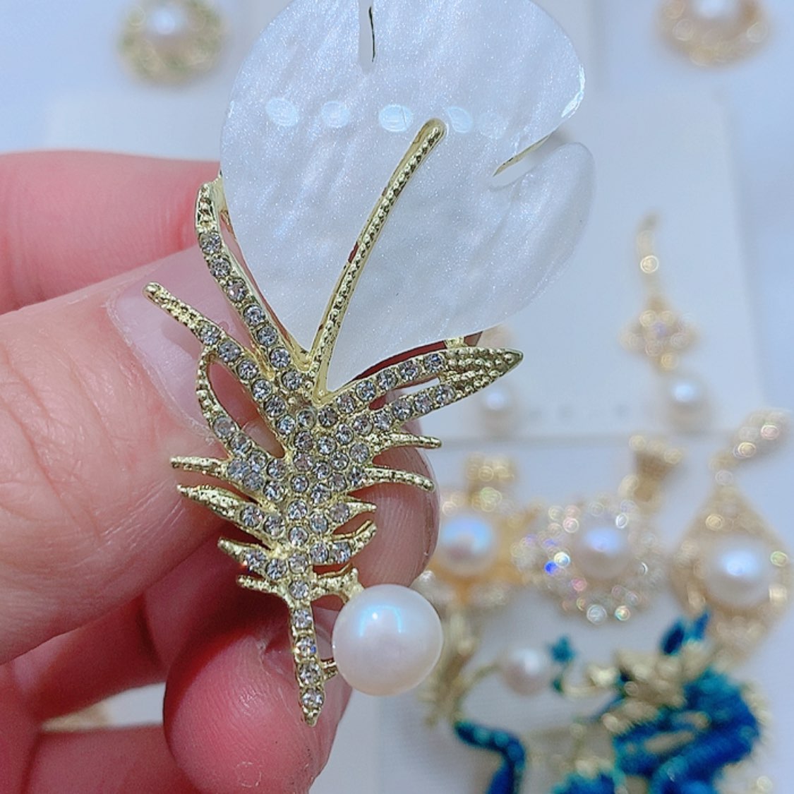 【闪购商品】淡水珍珠胸饰合金