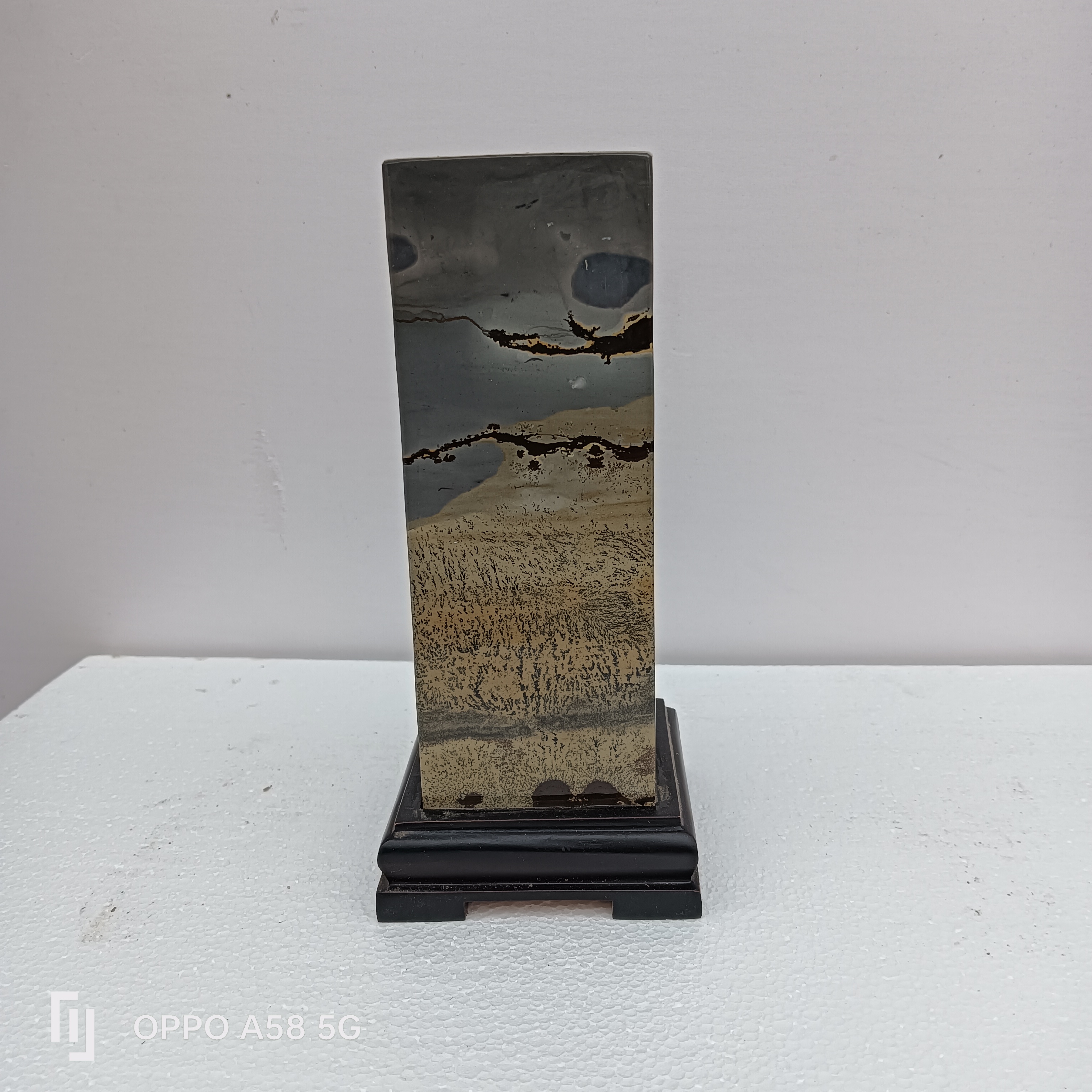 3号广西国画石家居工艺摆件品，形成于4亿年前，天然纹理图案清晰