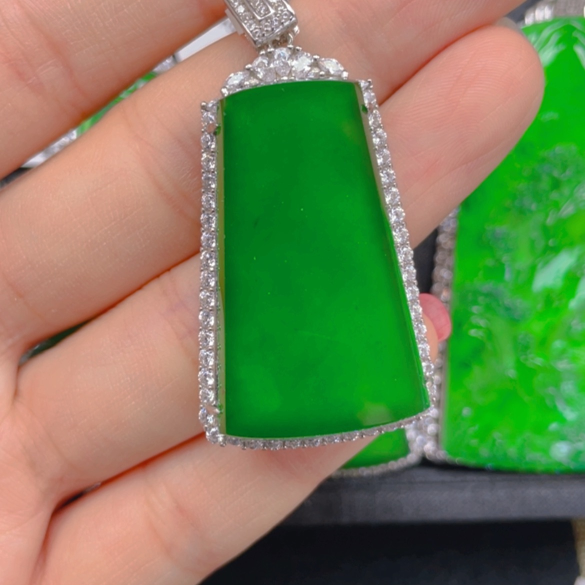 【闪购商品】翡翠颈饰银S925镶嵌D***纸吊坠