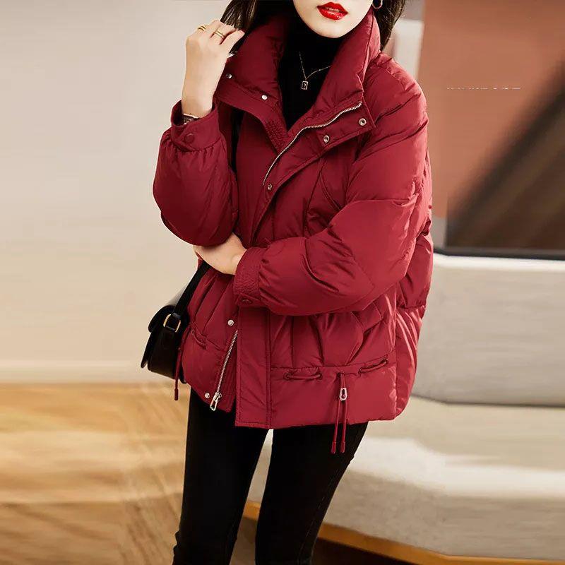 冬季新款红色羽绒羽绒服女短款2023新款时尚宽松显瘦加厚保暖设计