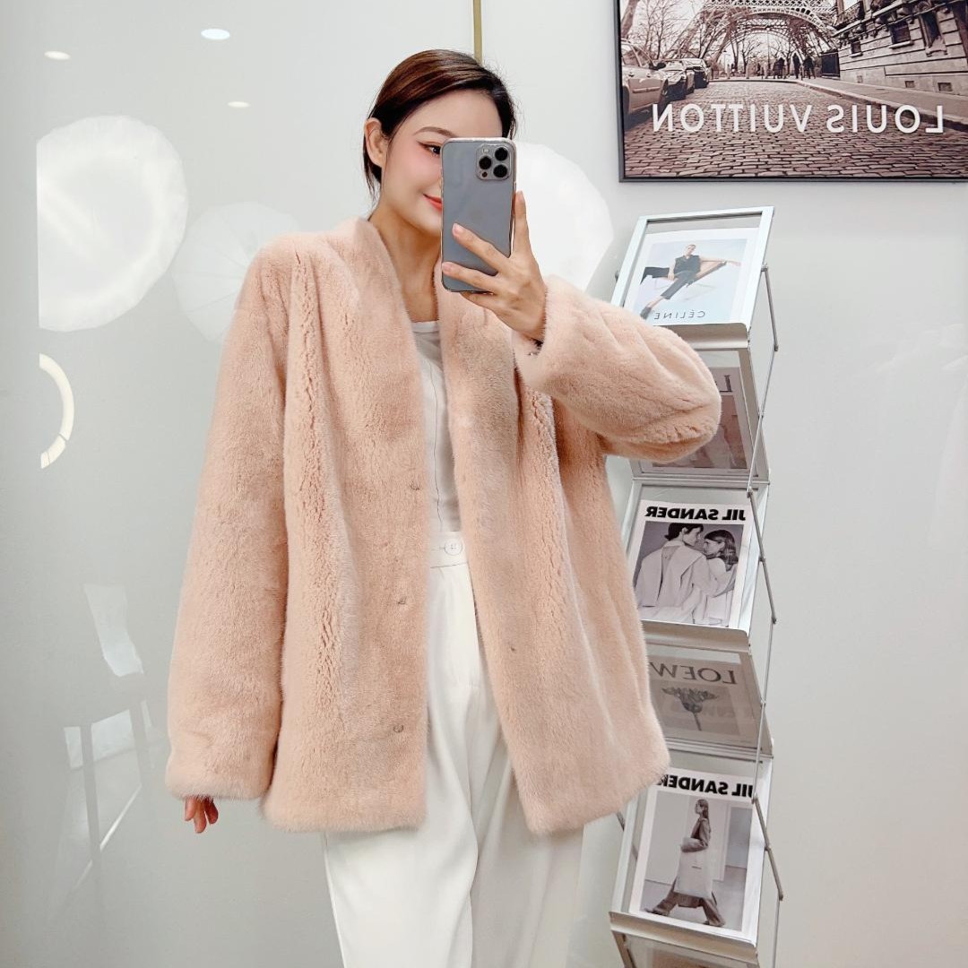 2025年貂皮大衣新款进口天鹅绒紫金短二 V领水貂女外套