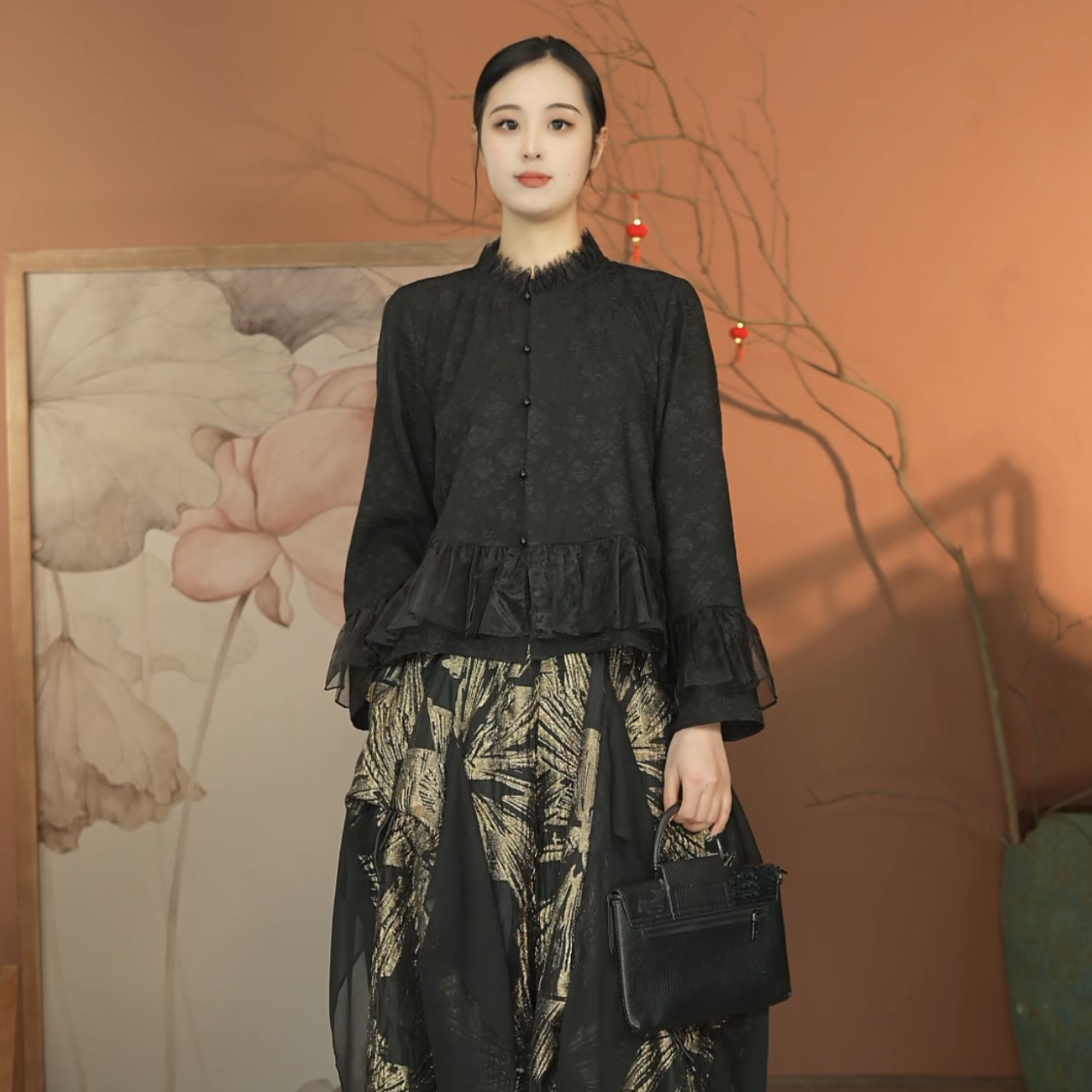 【大海轻奢新中式】S1927黑色提花木耳边下摆袖口上衣