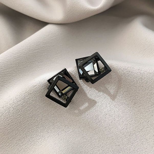高级感黑色方块水晶耳环女新款气质网红复古几何耳钉时尚个性耳饰