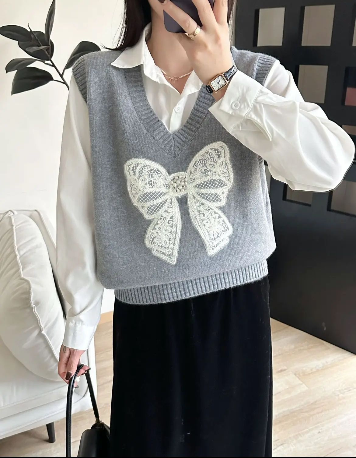 秋冬新款v领宽松马甲背心女蝴蝶珍珠马夹百搭时尚洋气外穿叠穿