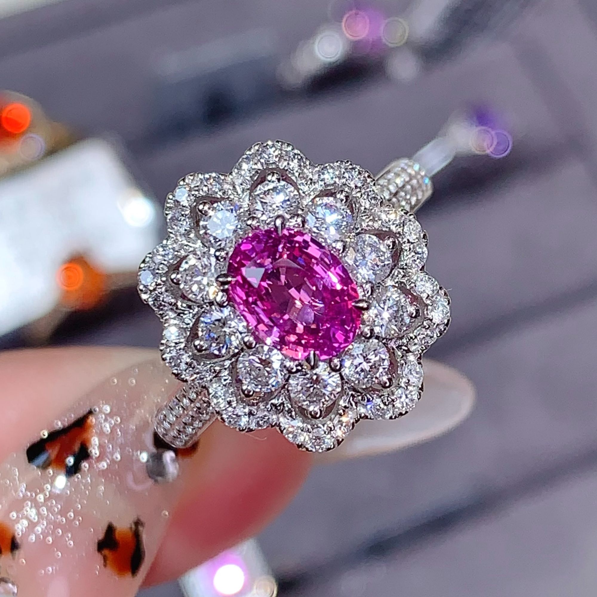 18k金无烧紫粉蓝宝戒指 吉尔德证书