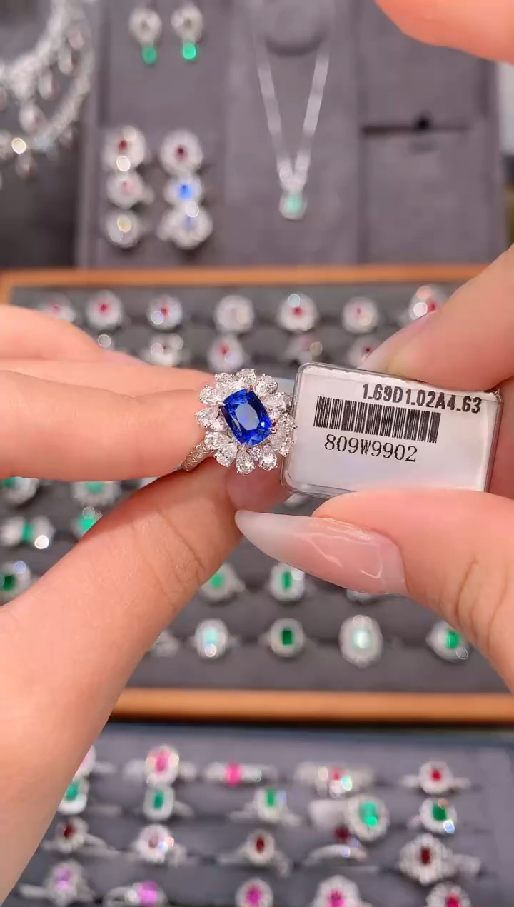 【闪购商品】蓝宝石戒指18K金镶嵌1.69ct