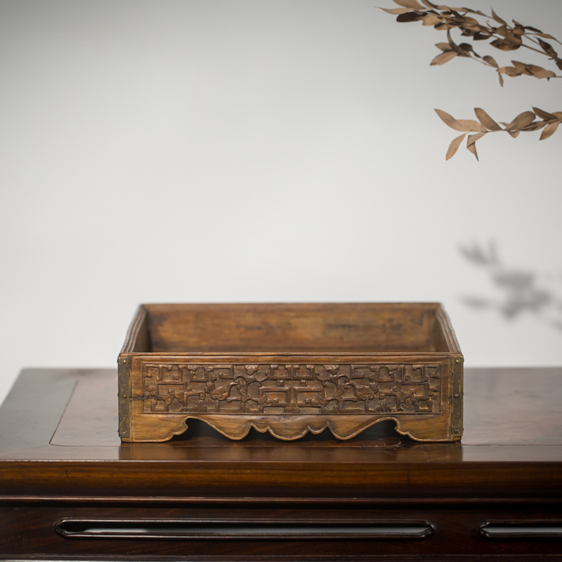 清代 黄花梨夔龙纹方形呈盘 古董艺术品