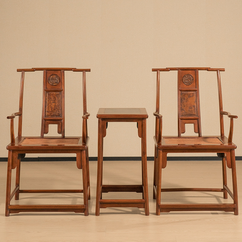 清代 黄杨木嵌瘿木螭龙纹四出头官帽椅成套（两椅一几） 古董家具