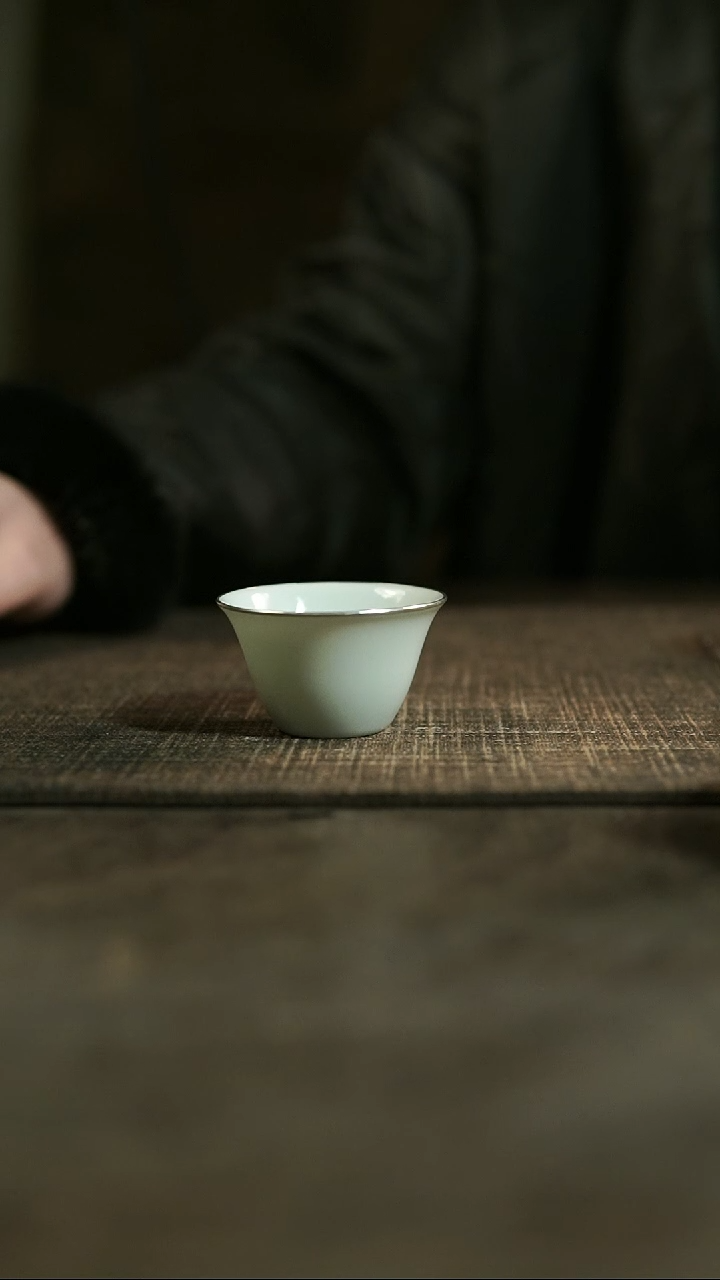 【闪购商品】瓷35cc白瓷包银杯