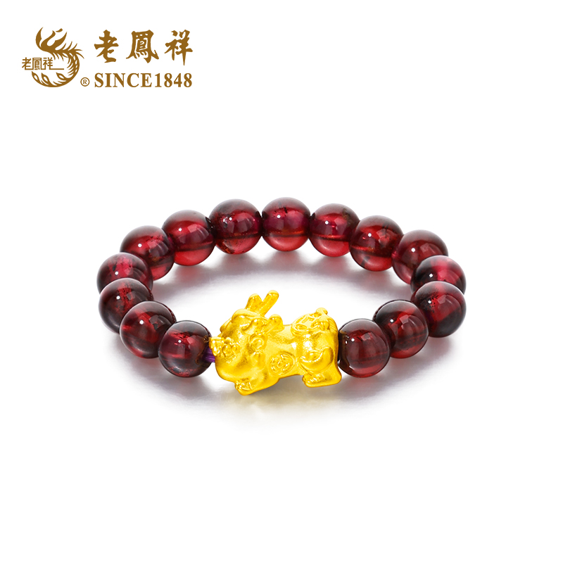 老鳯祥石榴石貔貅足金戒指女款轻奢时尚国风经典A