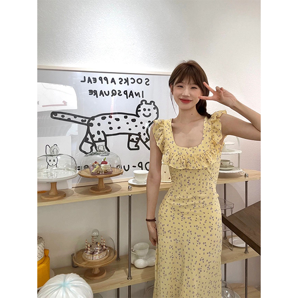 法式碎花连衣裙女2024夏季新款大荷叶边设计海边度假黄色裙子
