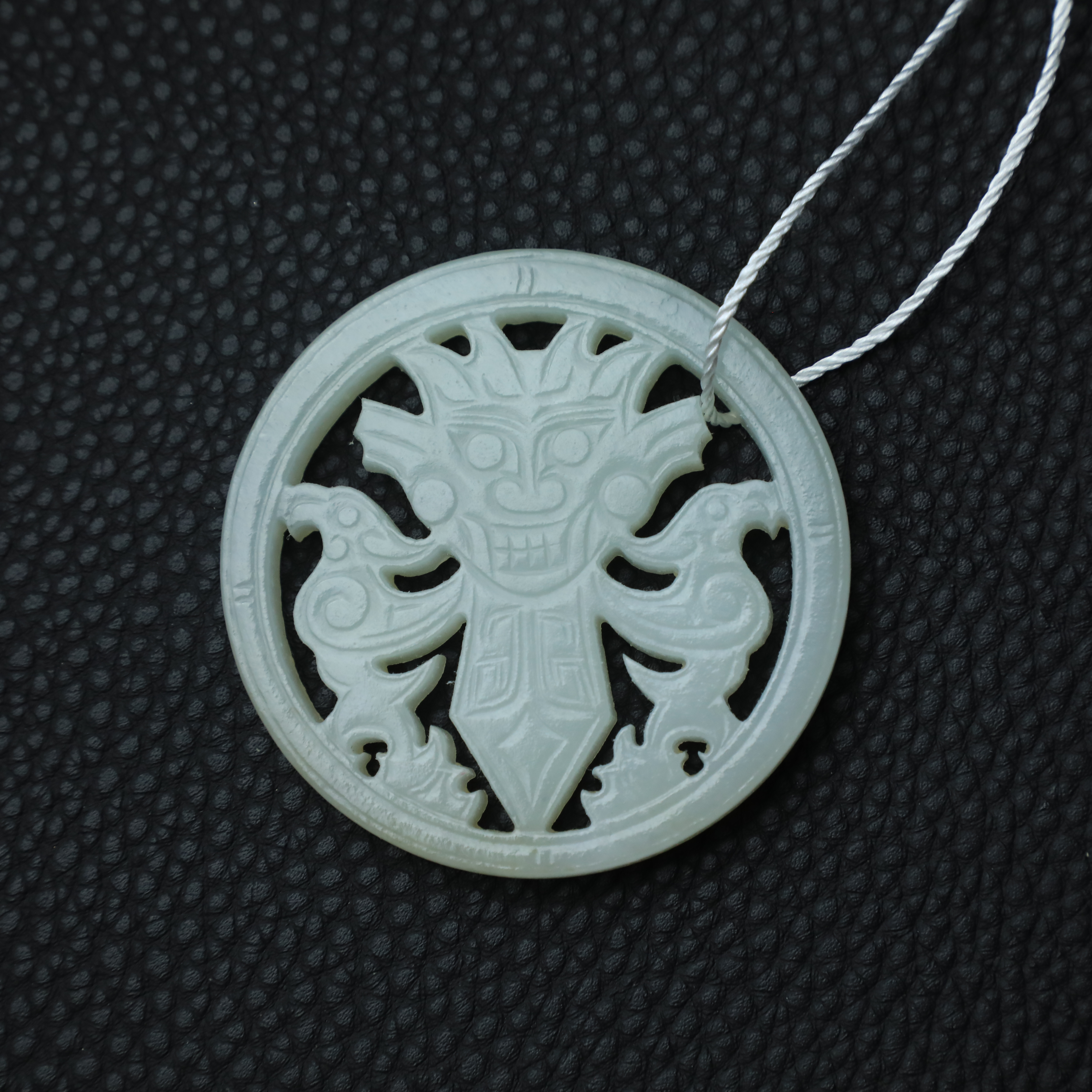 TCWWA06482创汇和田白玉兽面纹玉佩