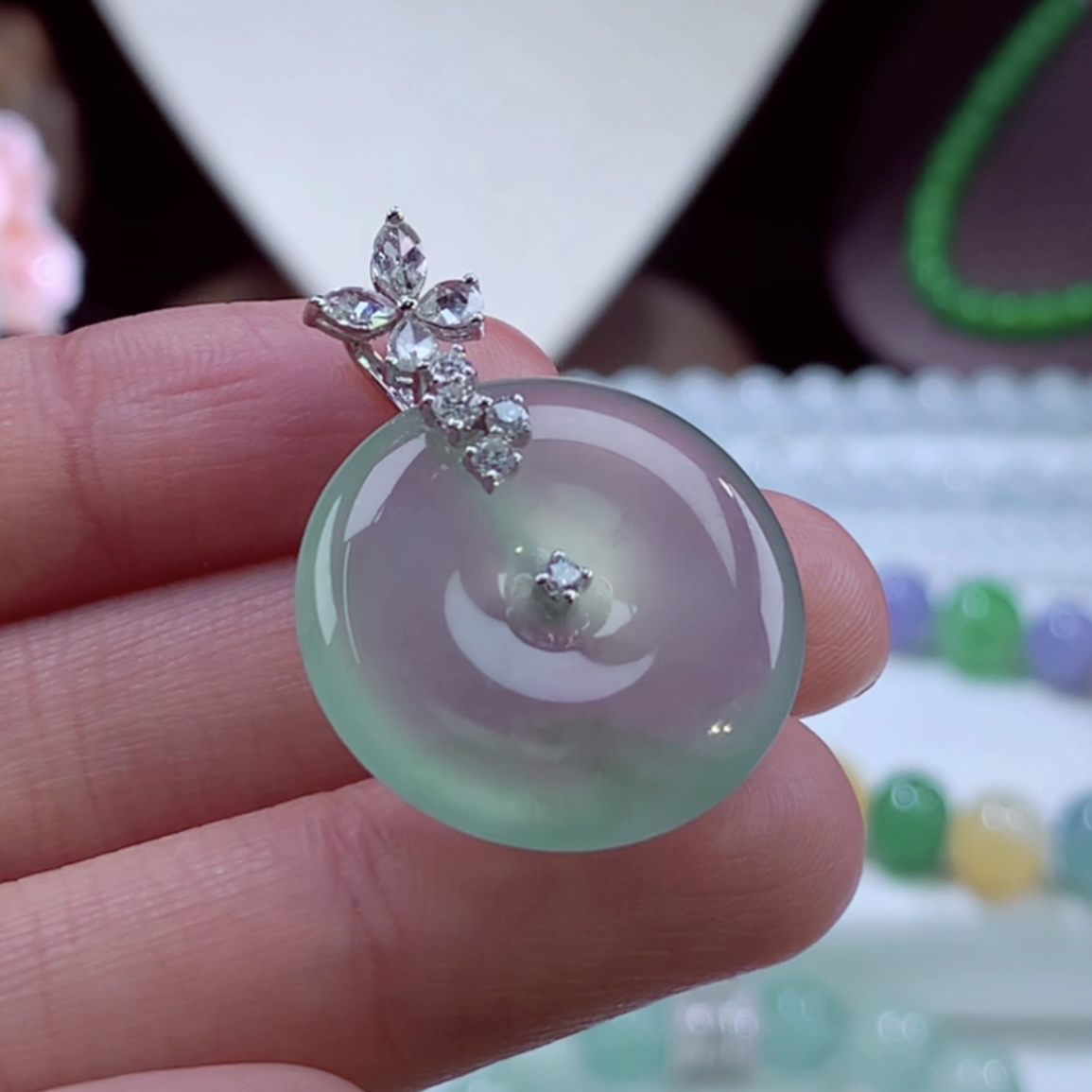 收藏级缅甸天然翡翠A货玻璃种平安扣吊坠