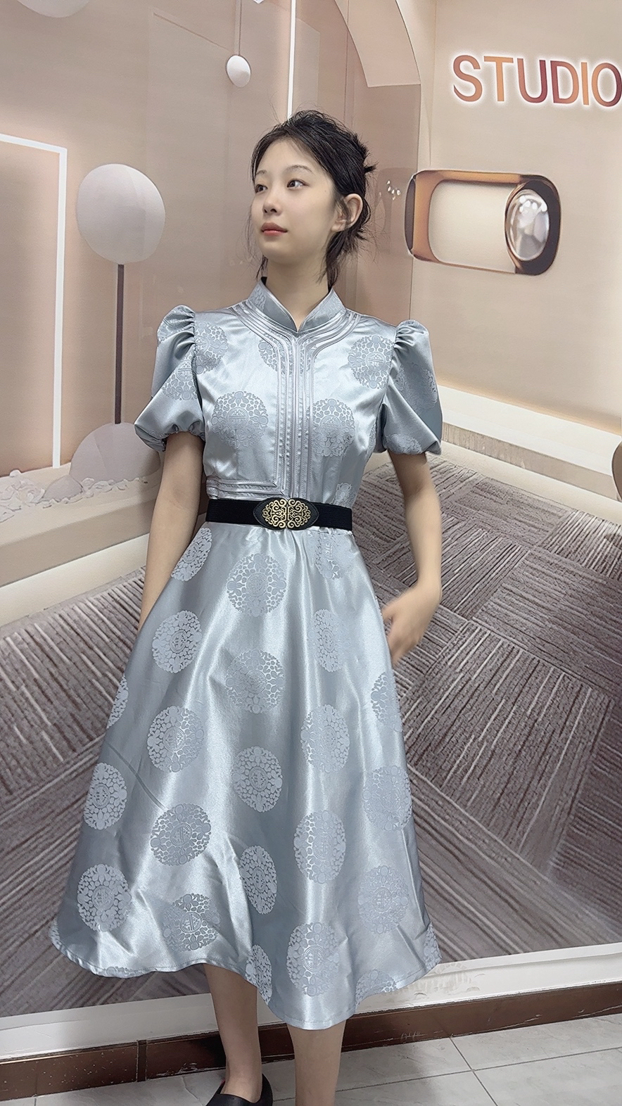 新款多道泡泡袖赠送腰带