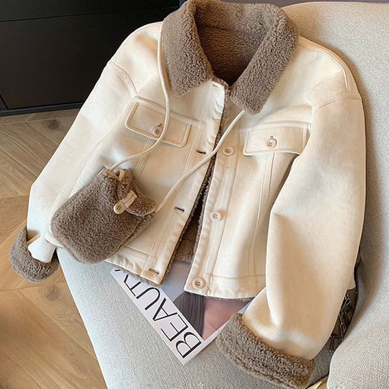 加厚皮毛一体羊羔绒短款外套女秋冬2025新款宽松百搭翻领毛毛上衣