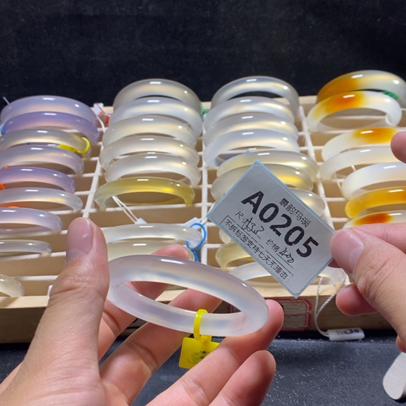 【闪购商品】玛瑙/玉髓手镯未镶嵌