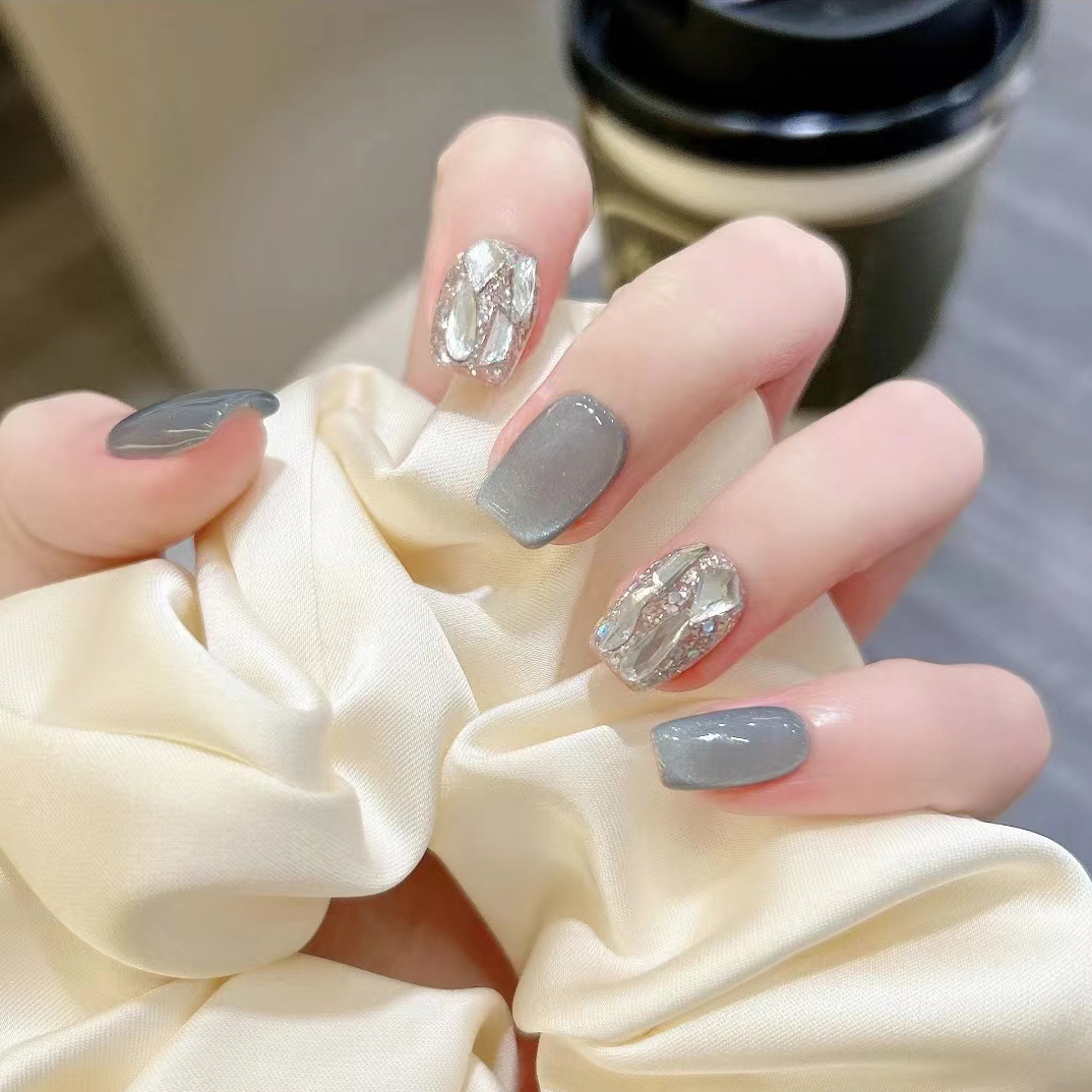 莱茵河手工穿戴甲片2025秋冬短款猫眼美甲穿戴甲片美甲款式显白