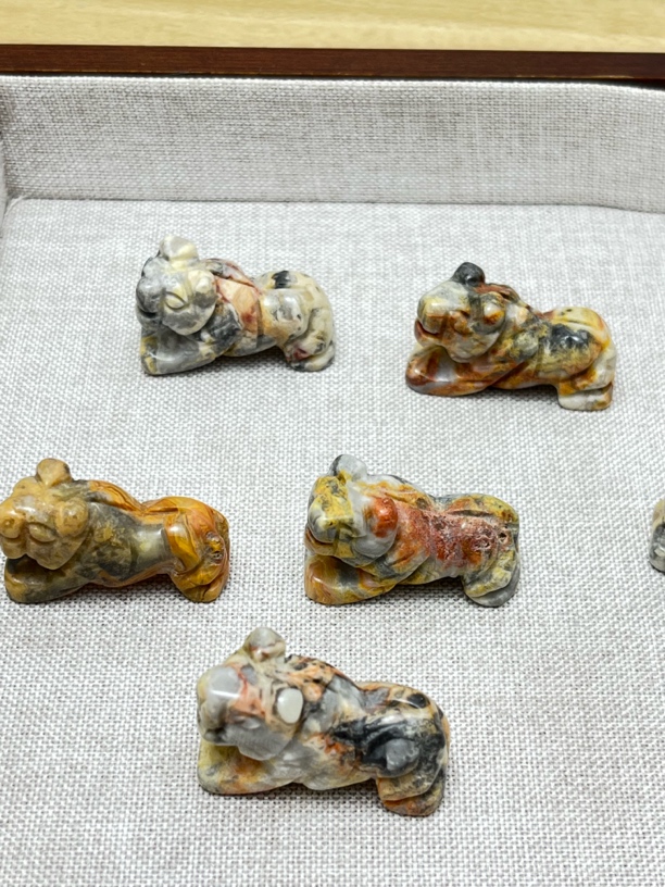 天然水晶雕刻件小老虎 天然冰列避免不了 介意勿拍