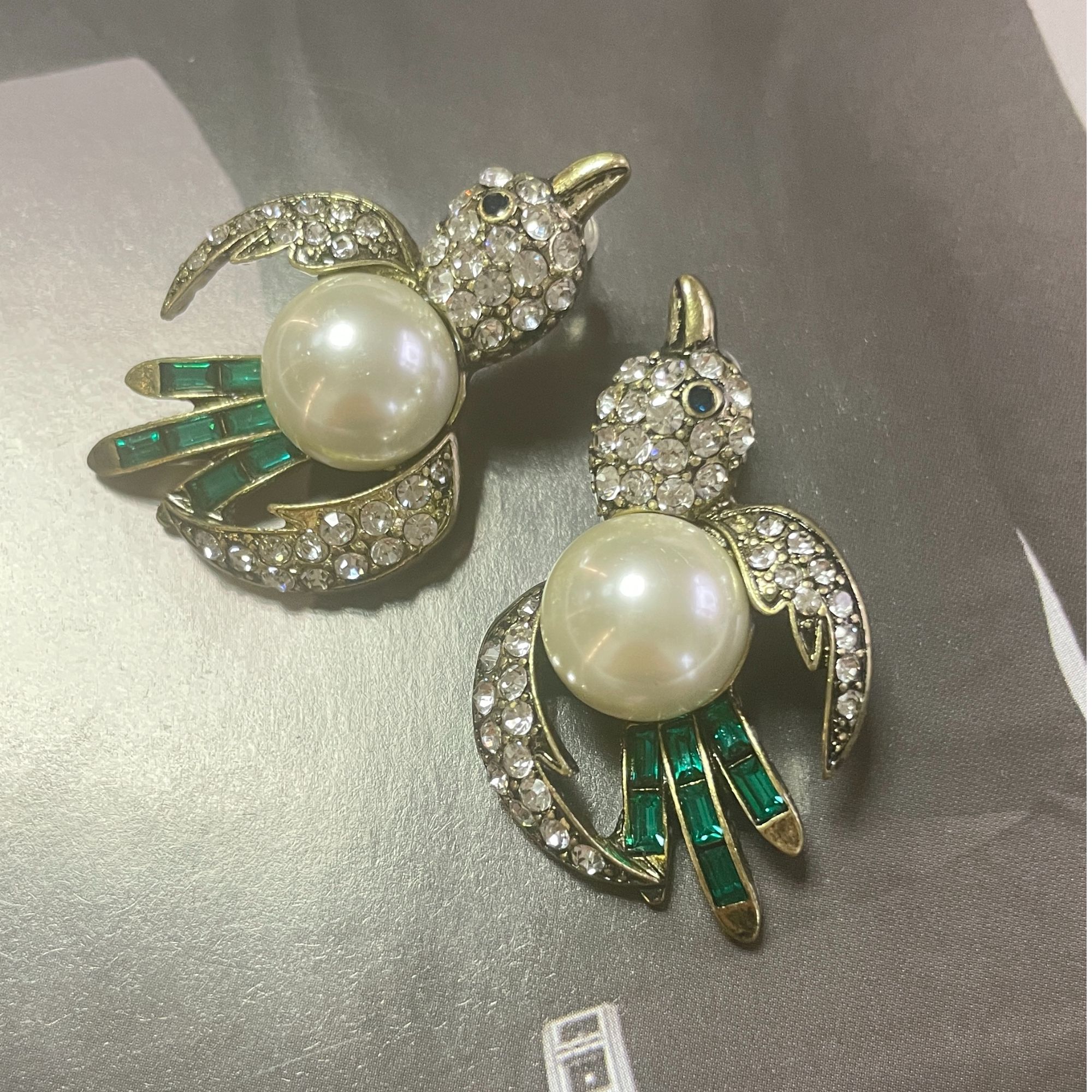 铜合金锆石耳饰 复古小鸟耳钉气质轻奢精致可爱百搭镶嵌小众优雅