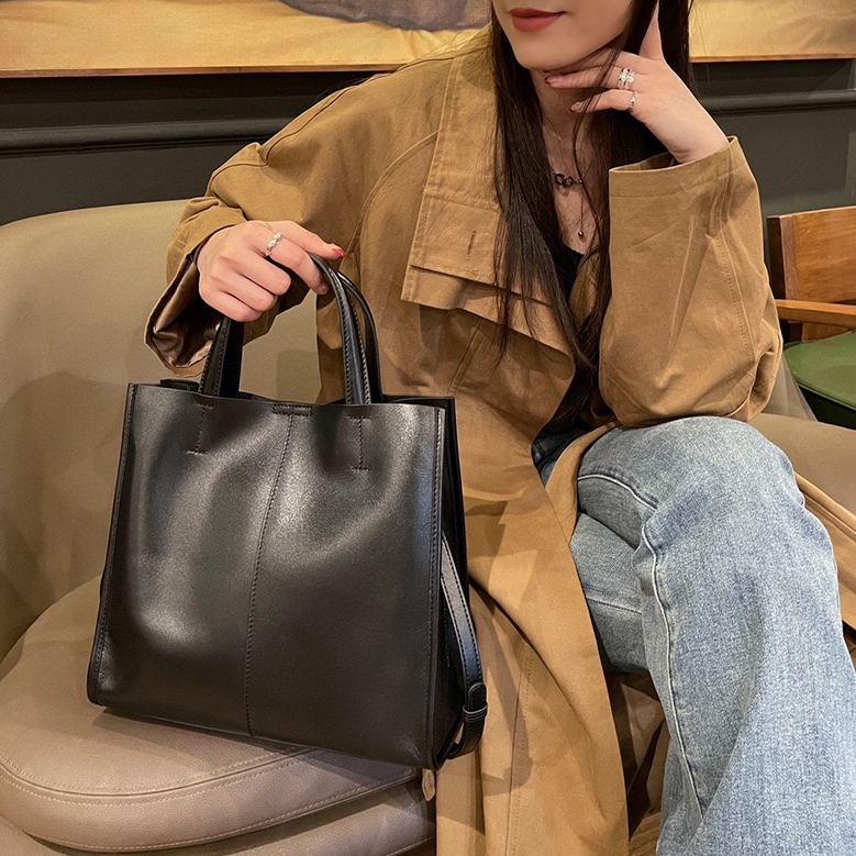 Jinho/金猴植鞣头层牛皮大容量斜挎包单肩女士休闲时尚托特包