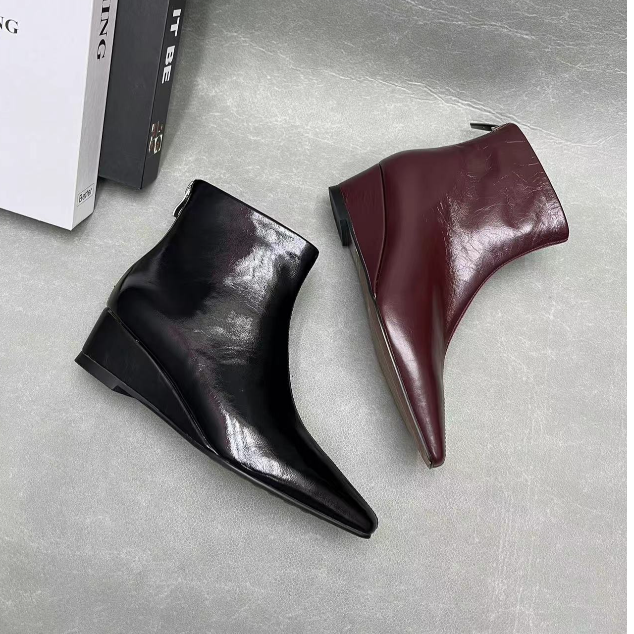 坡跟低跟2024流行时髦小短靴牛皮高级感中年妈妈靴子秋冬新款女鞋