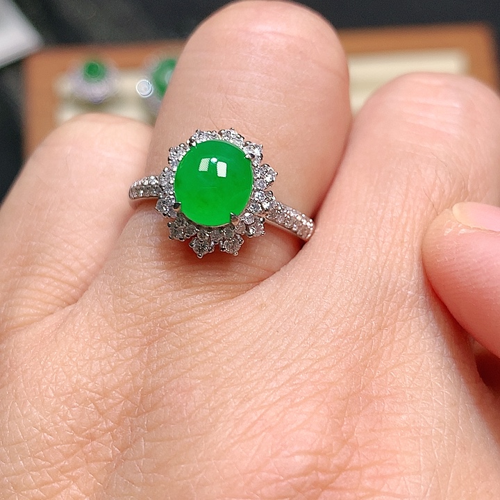 翡翠戒指18K金镶嵌蛋面戒指