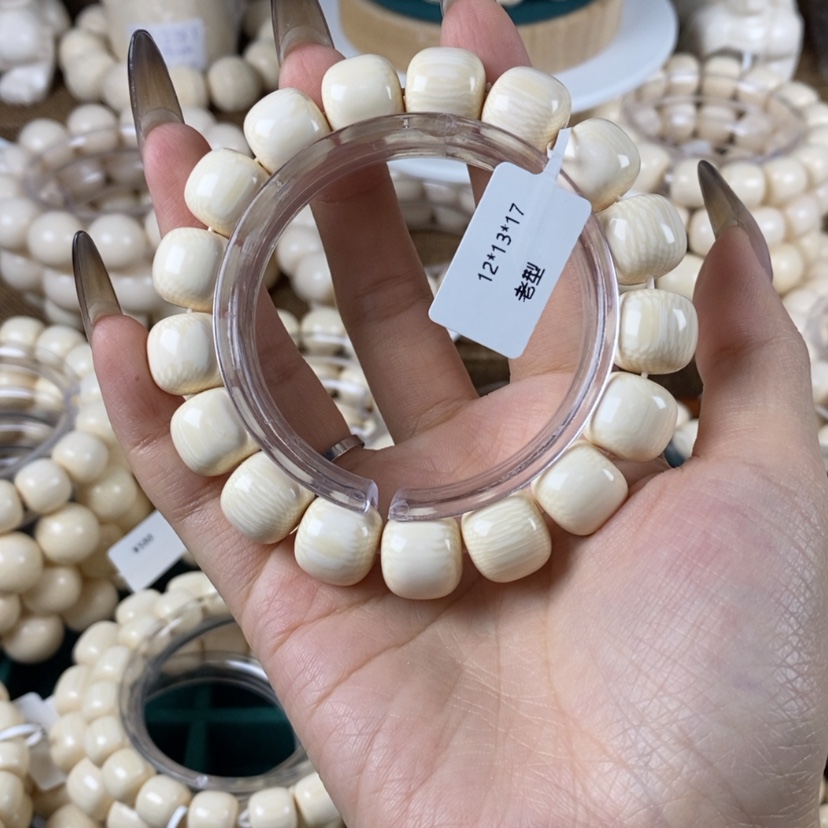 【闪购商品】红贵宝酒*。