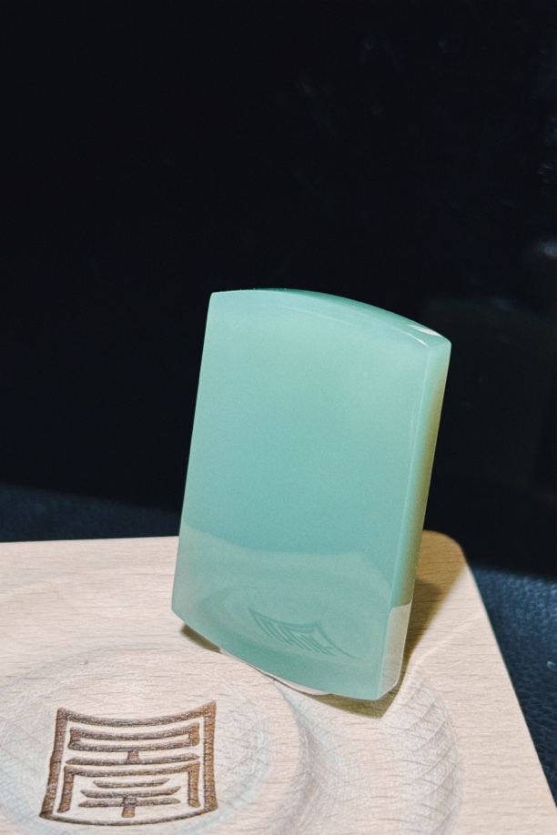 和田玉碧玉粉青冰料牌子时尚高级简单大方精美平安无事牌吊坠