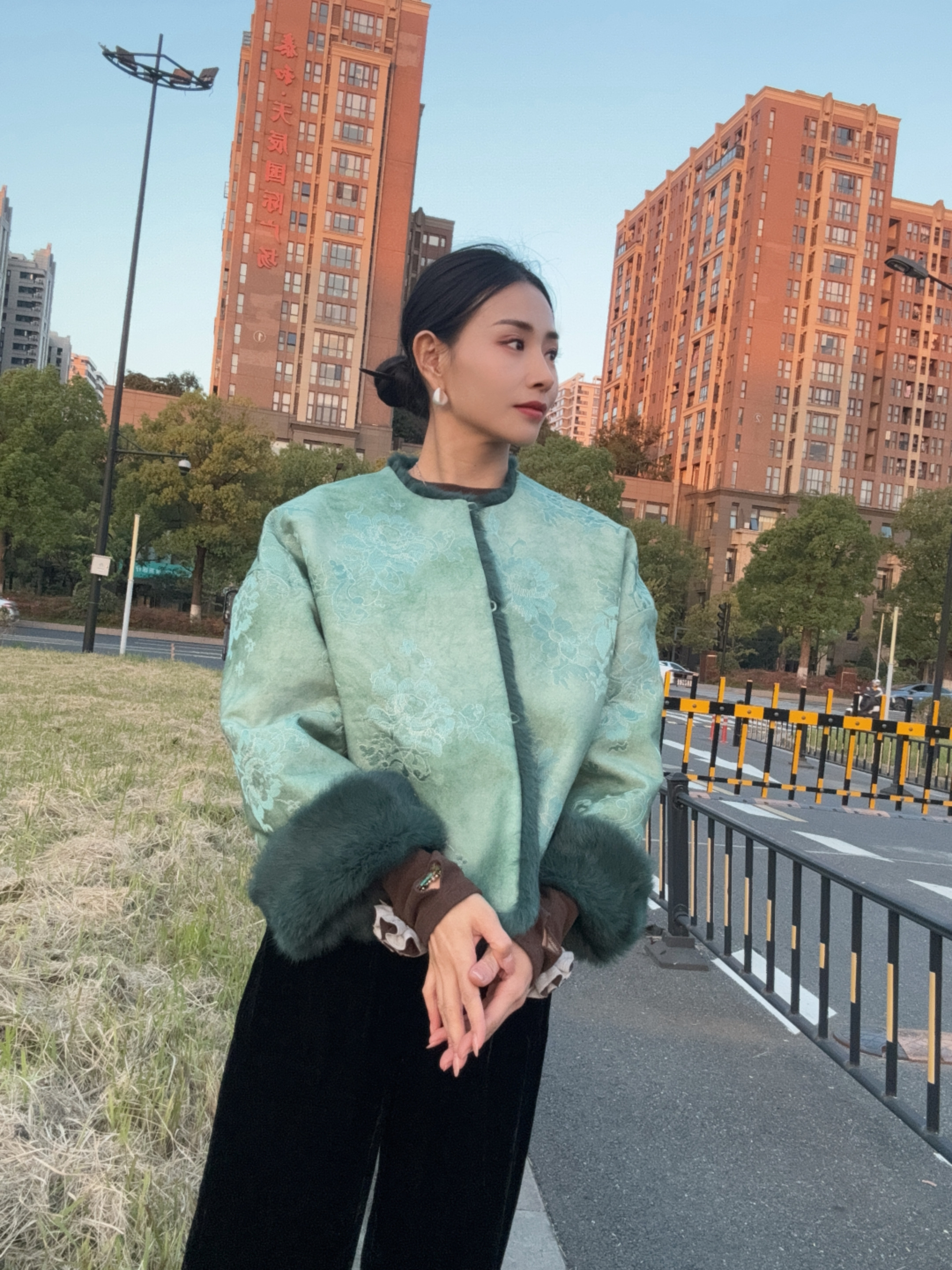 锦锦秀. 保暖【满服兔毛 新中式】