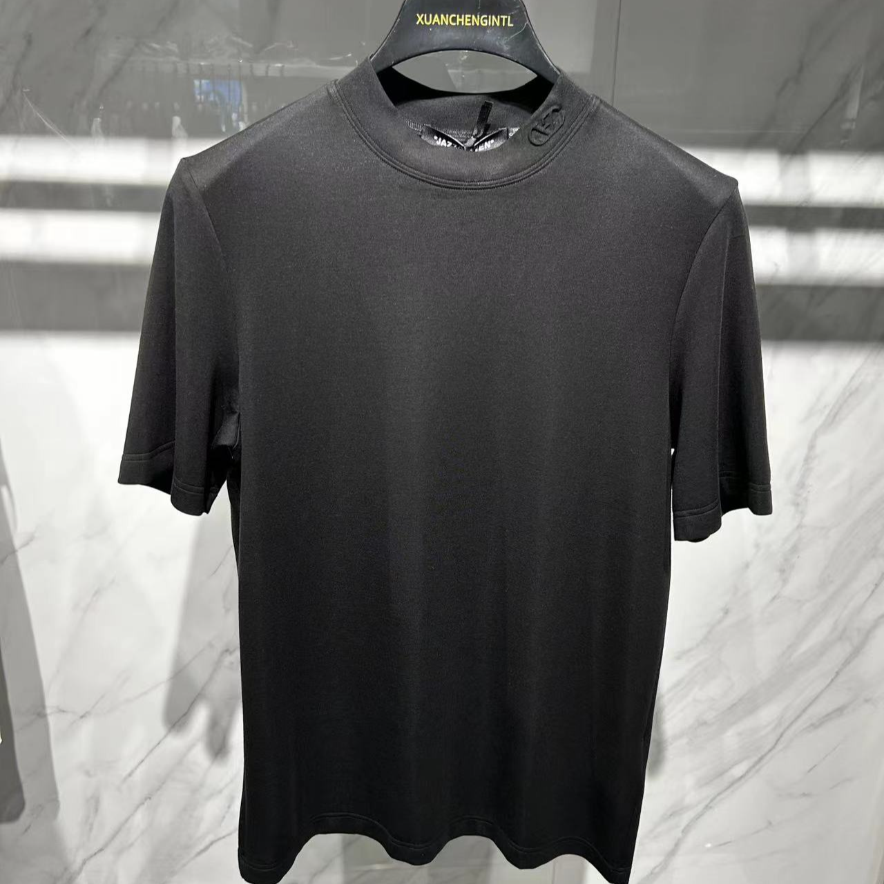 秋冬百搭短袖 休闲时尚 简约 大气