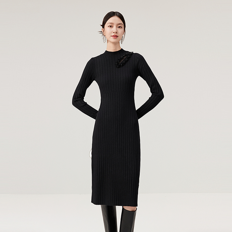 BADINA连衣裙644U107