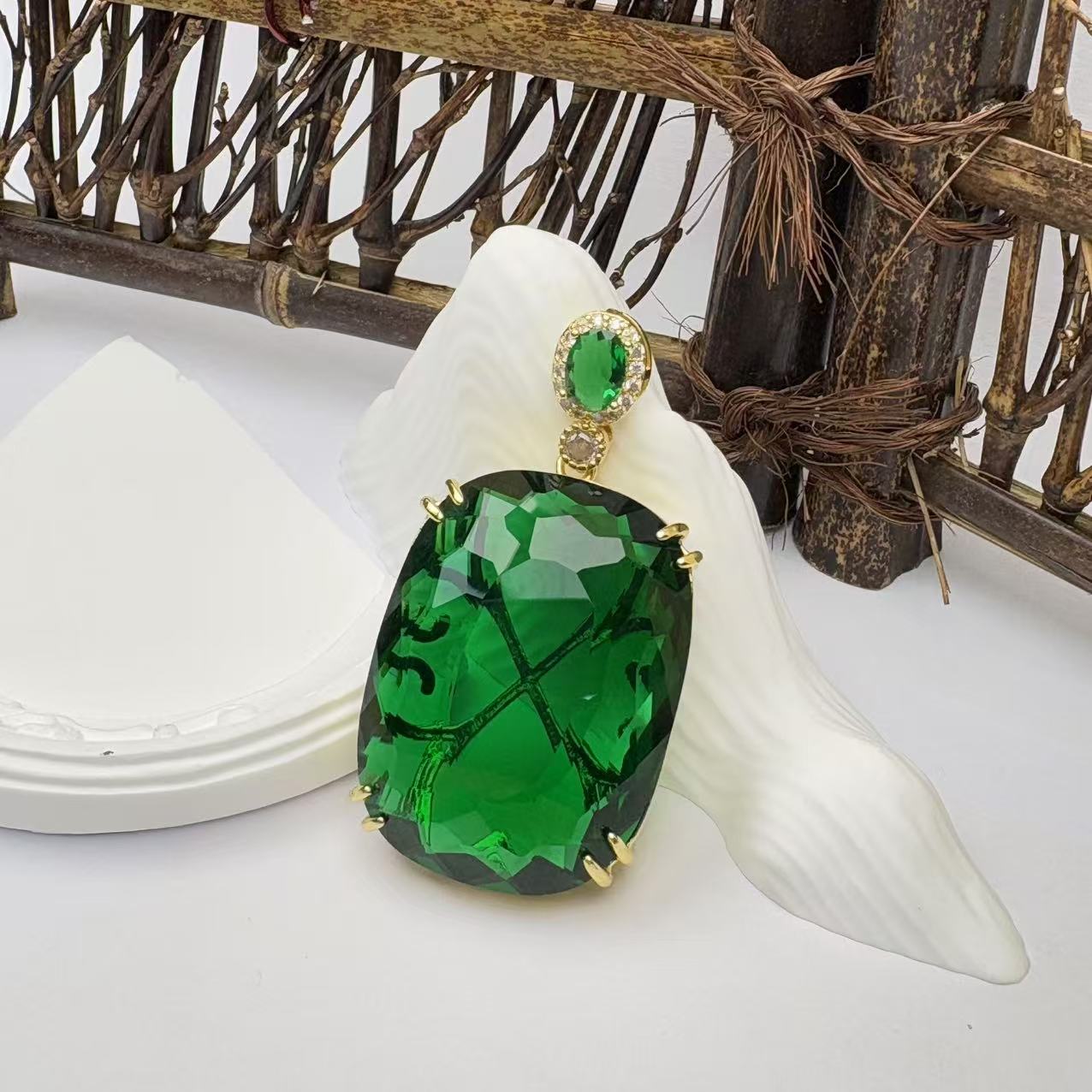 XJ岚霏甄选》时尚大气祖母绿首饰培育吊坠DZ0083配礼盒配链子