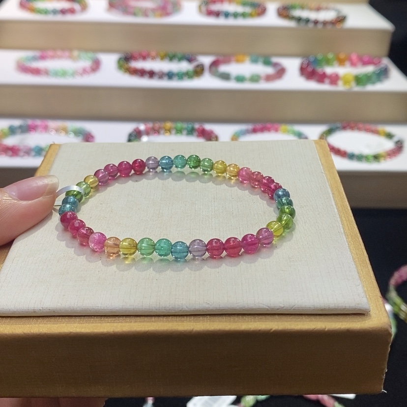 【闪购商品】碧玺手串未镶嵌￥***￥两天看货期