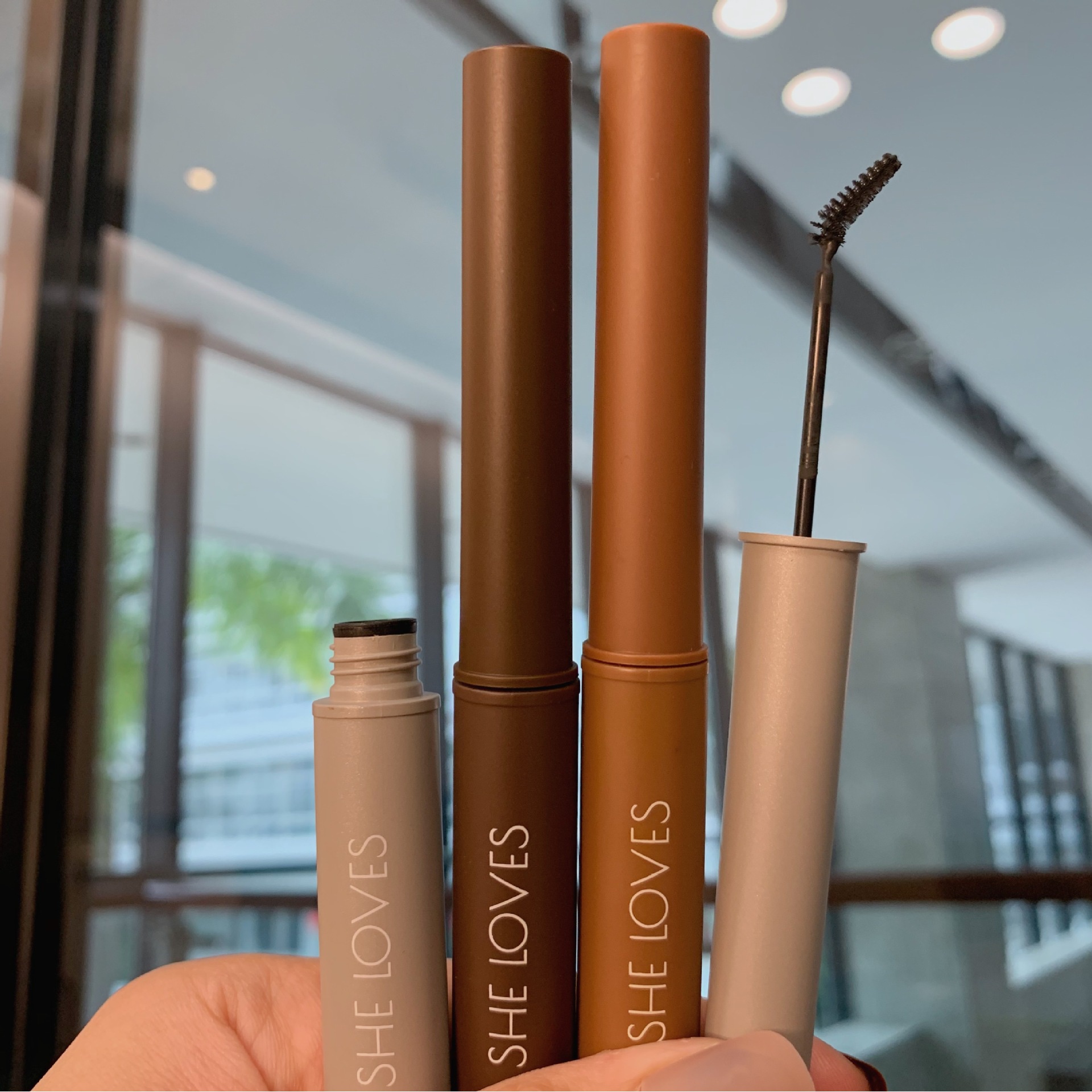 染眉膏45度细刷头自然防水持久不易掉色纤长3色染眉膏新手防汗