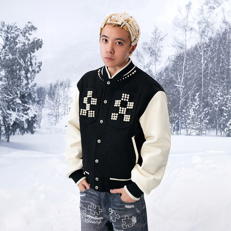 YADcrew亚德鲁 "珠耀"棋盘格珍珠标语棒球夹克潮休闲宽松情侣外套