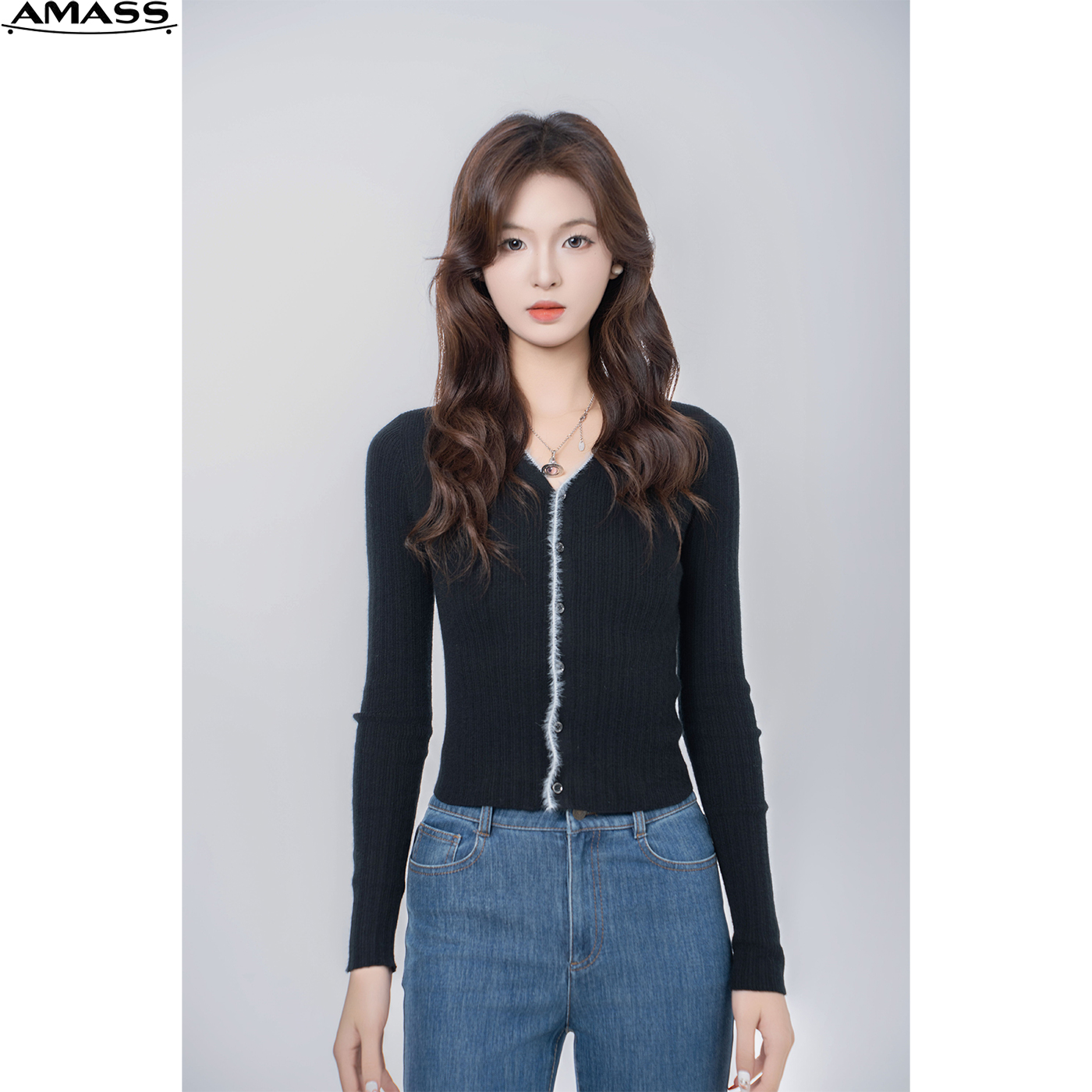 AMASS/阿玛施秋冬新款时尚简约百搭黑色V领修身针织开衫女5499229