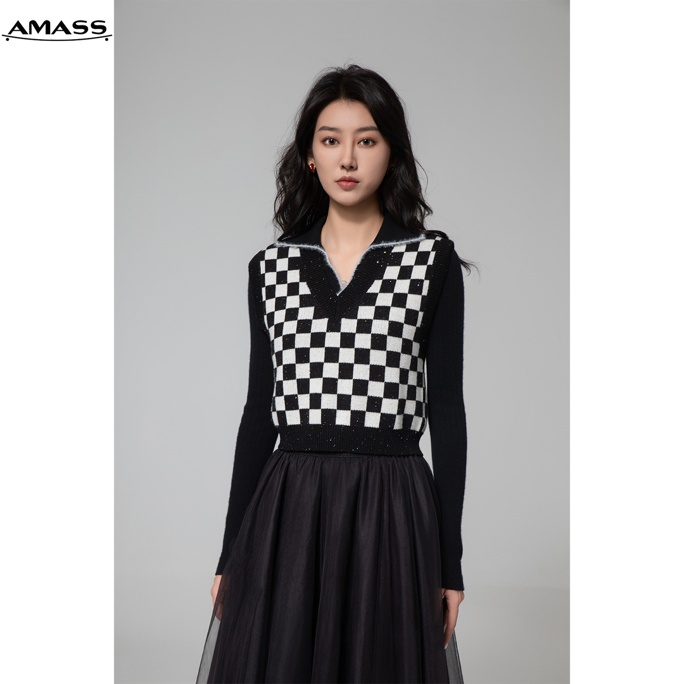 AMASS/阿玛施秋季新款暗黑风V领黑白棋盘格针织马甲背心女5399558