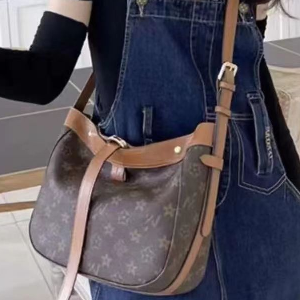 时尚经典款单肩包