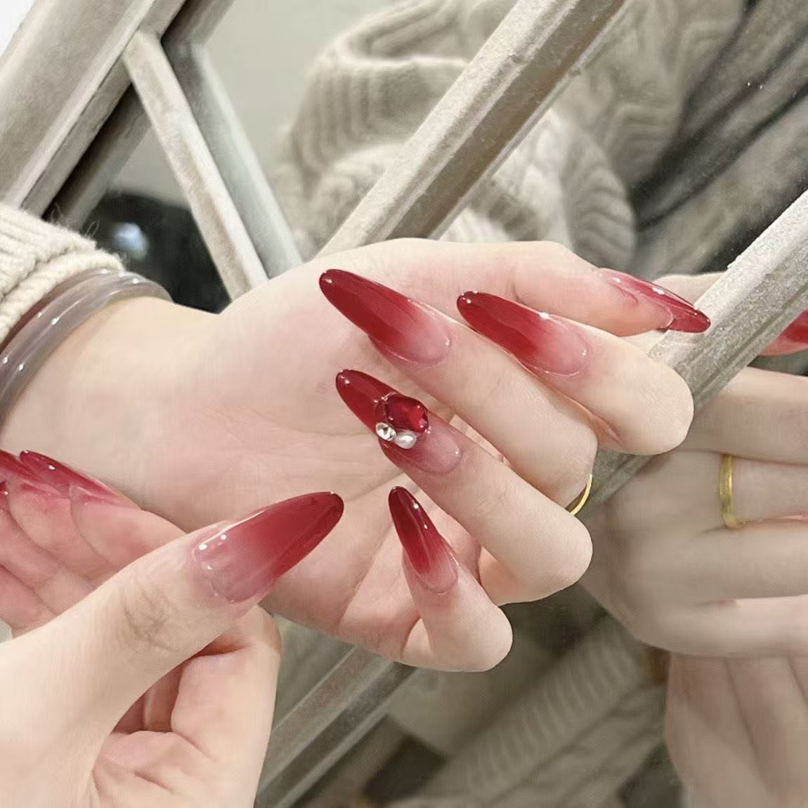 红颜｜浆果安哥拉红色美甲石榴渐变显白新年纯手工穿戴甲带钻美甲